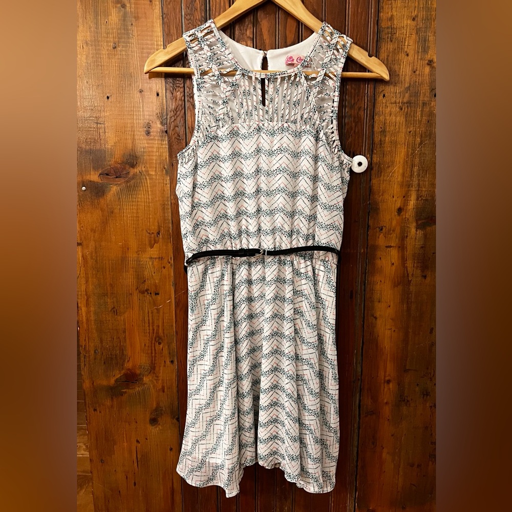 Candie’s Chic Sleeveless Dress 
Size Small